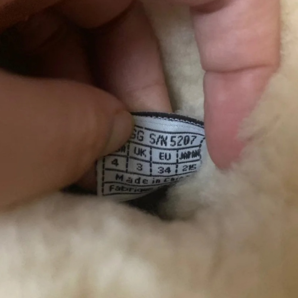 UGG Deme boots 5207 sz 4kids fits to sz 6W - Picture 6 of 6